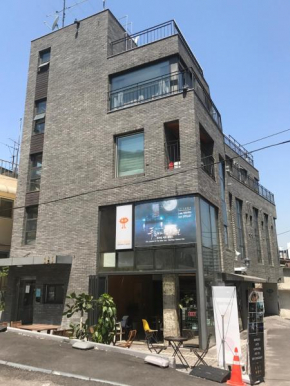  Myeongdong Artmonstay Guesthouse  Сеул